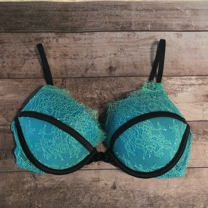 Victoria’s Secret Bombshell Plunge Push Up Bra